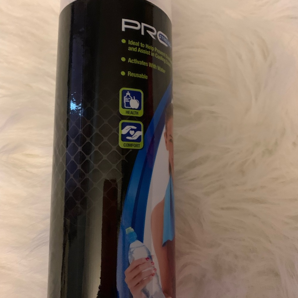 NWOT Cooling Towel great for the Summer! π - Picture 4 of 4